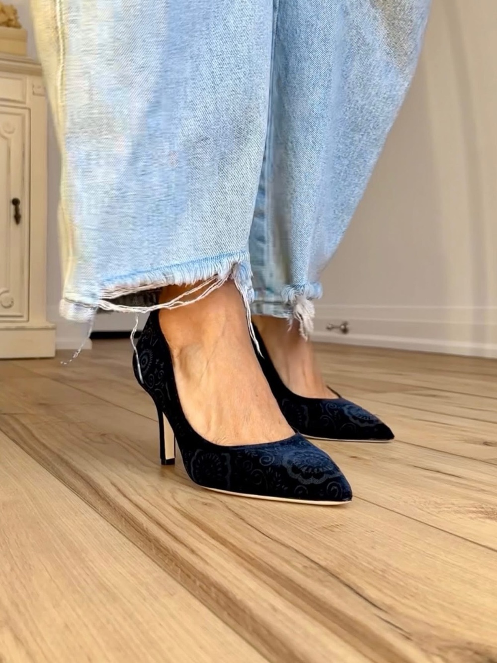 Ron White DWP1 Midnight Velvet Blue Kitten Heels - Picture 6 of 17